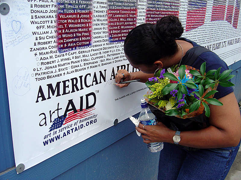 7_signing_NEVER_FORGET_2